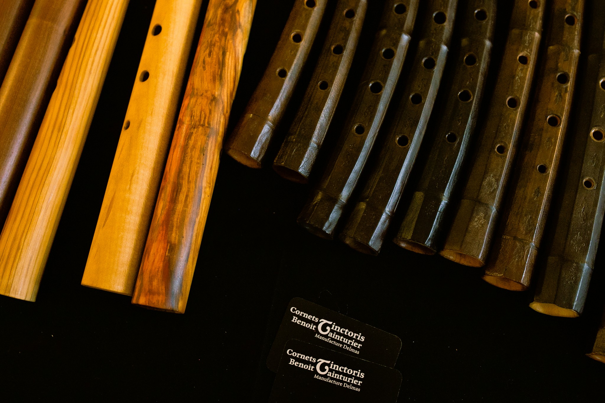 Cornets Tinctoris avec leurs étiquettes — signature de l'atelier Manufacture Delmas